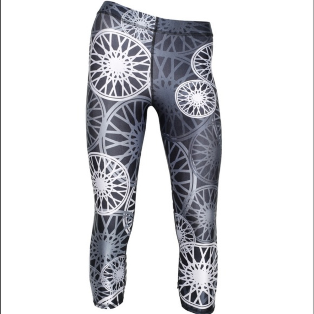 Zara TEREZ SOULCYCLE wheel Capri leggings
